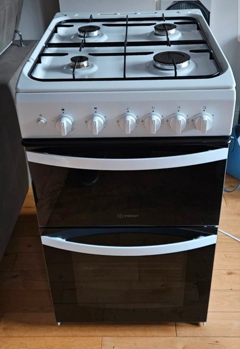 Indesit Mains Gas Oven and Hob