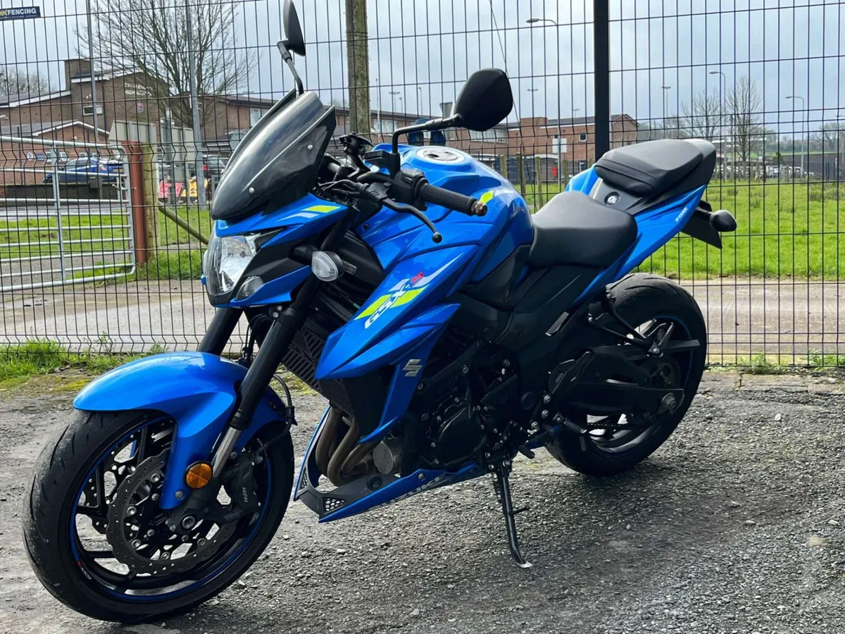 SUZUKI GSXS 750 Y AL9 0.7 GSXS 750 Y Phantom - Image 1