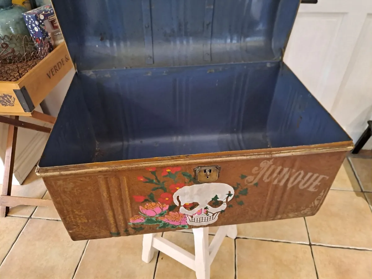 1940s, 50s metal storage trunk - Image 3