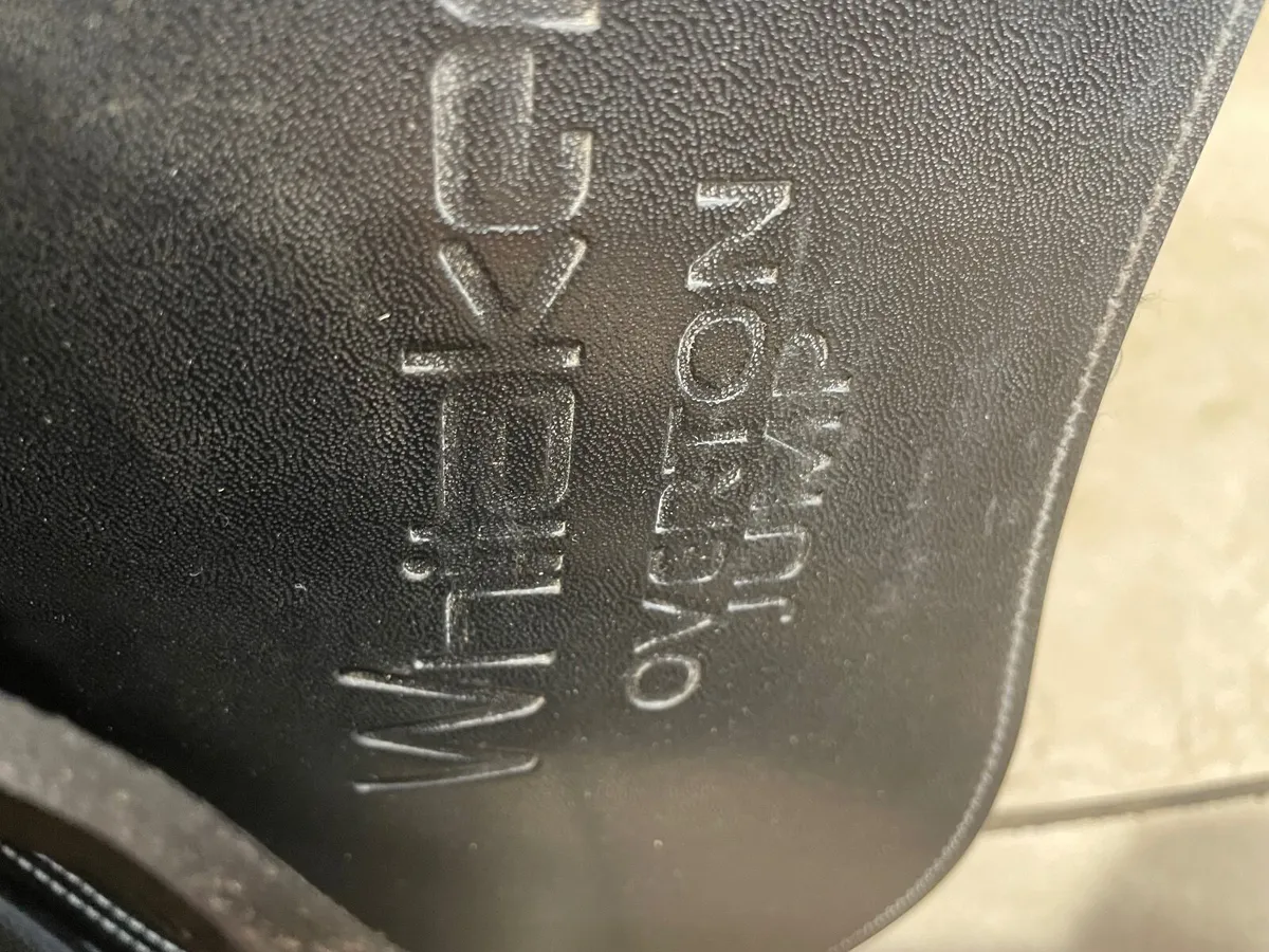 17 inch John Whitaker Jump Saddle - Image 4