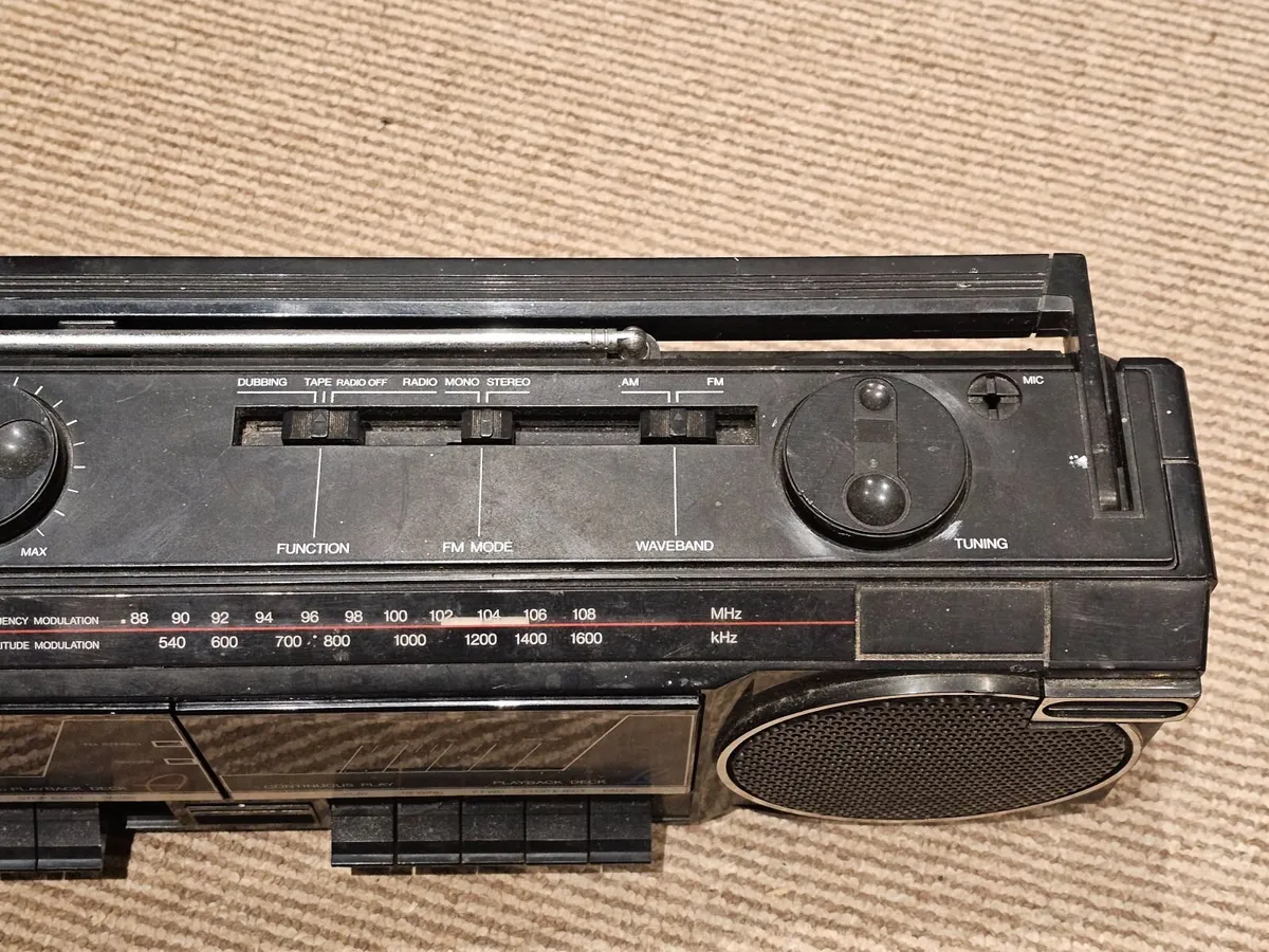 Vintage Bush boombox ghettoblaster - Image 3