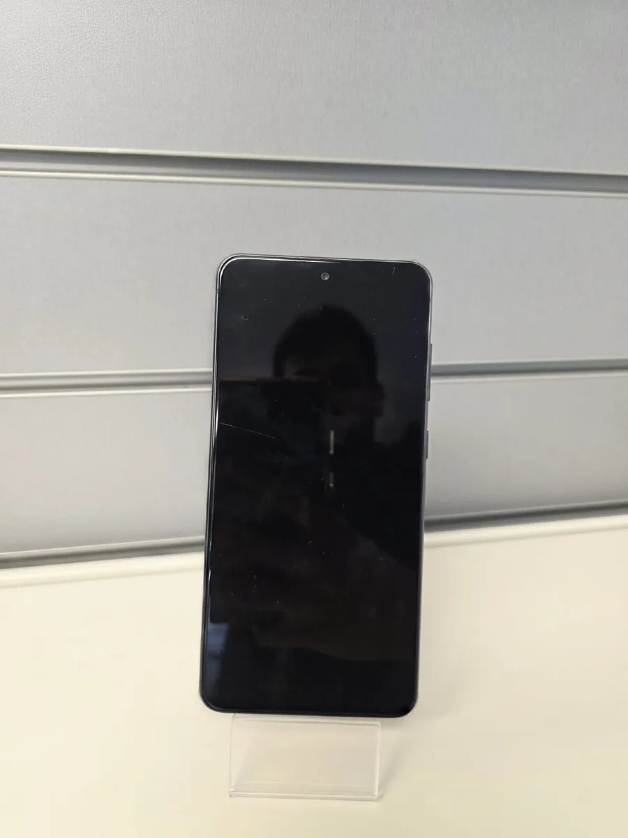 Samsung Galaxy S21 FE 5G - Image 2