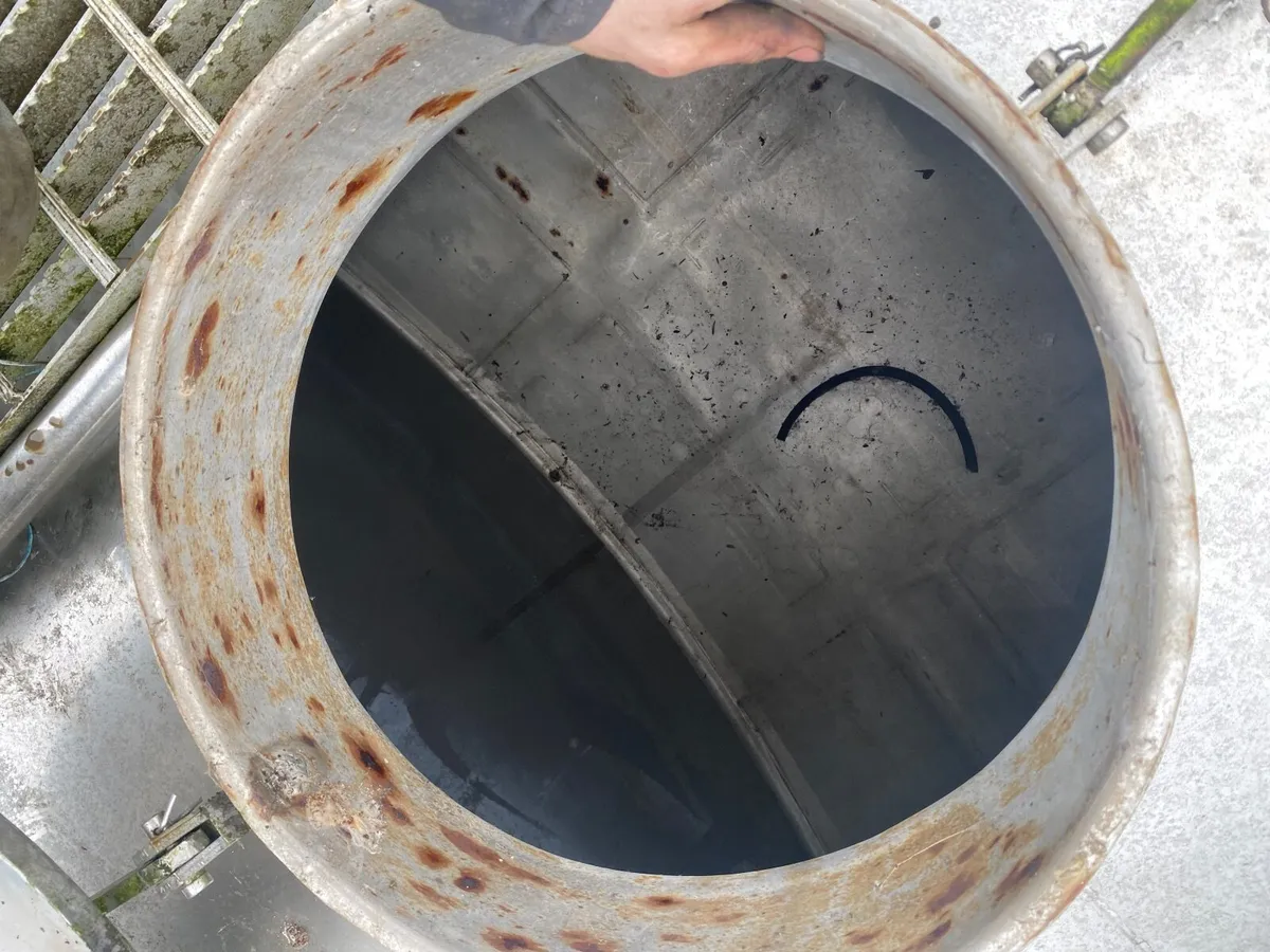 Stainless steel tank 2 compartment 3000 gallons - Image 3