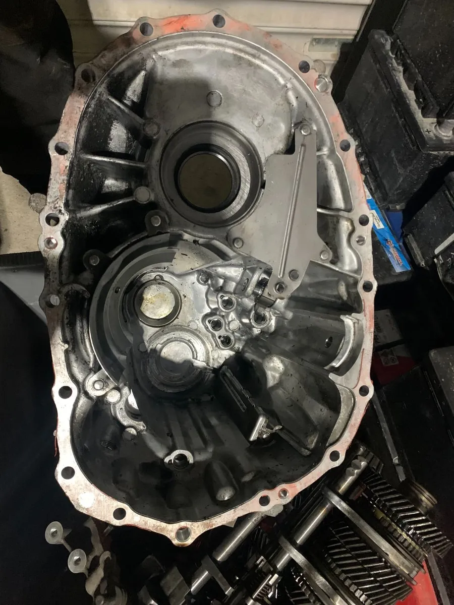 Gearbox or Gearbox Casing:Toyota RAV4 2011