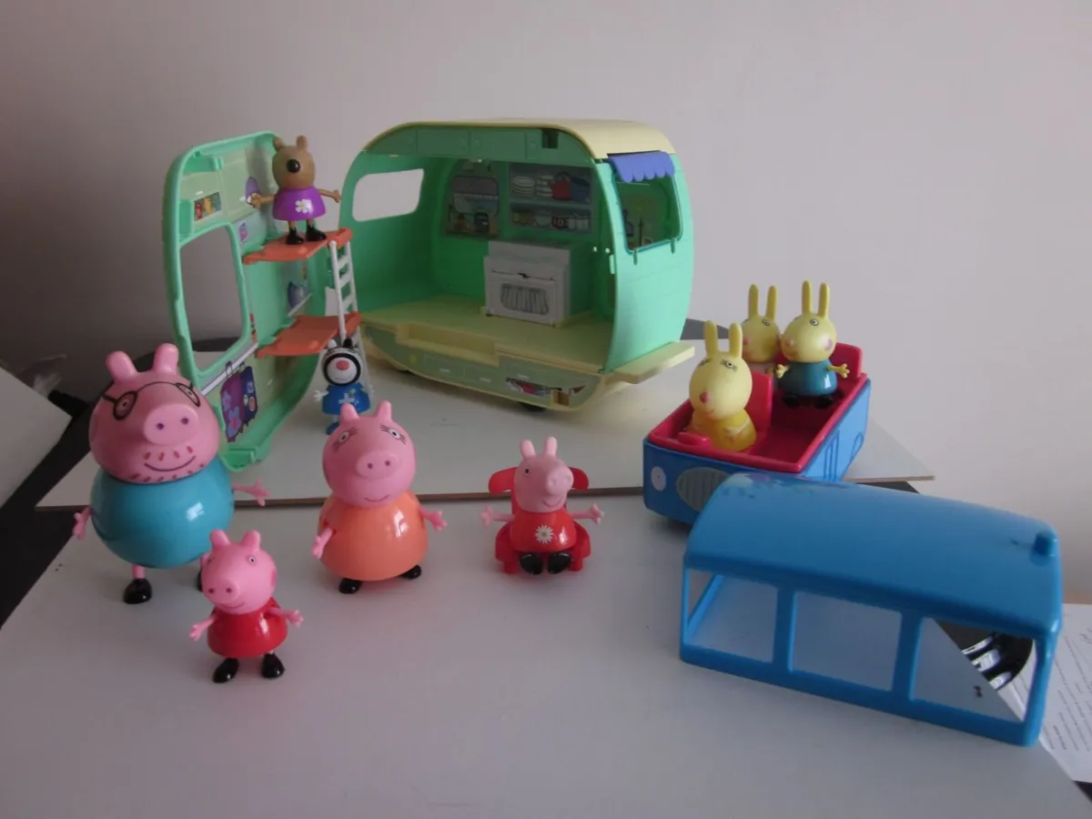 Peppa Pig Goes On Holidays - Image 1