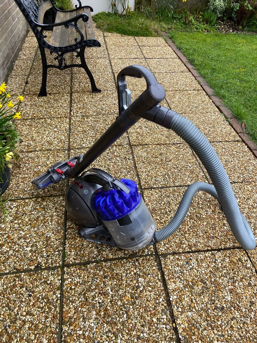 Dyson. Vacuum. Cleaner - Image 1