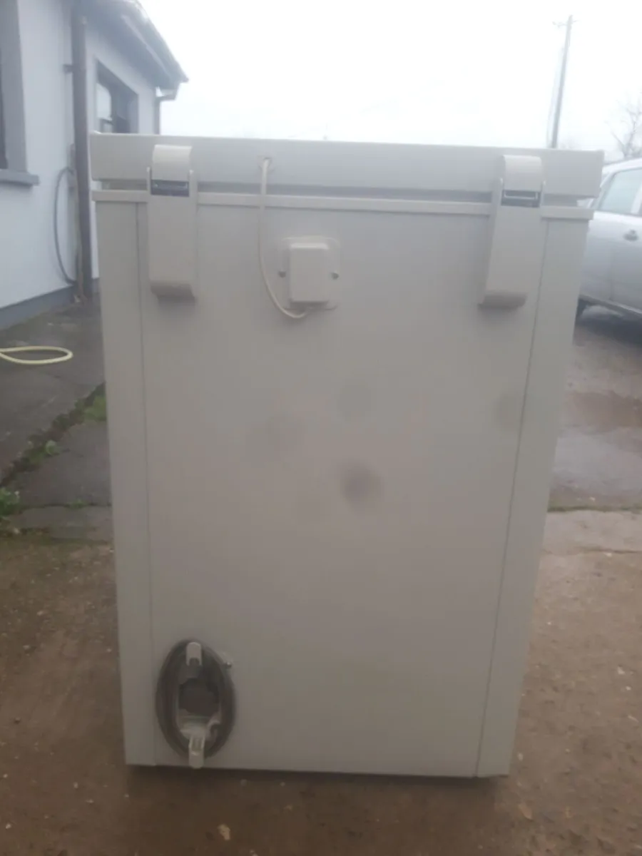 Freezer 100L Near Lissarda - Image 4