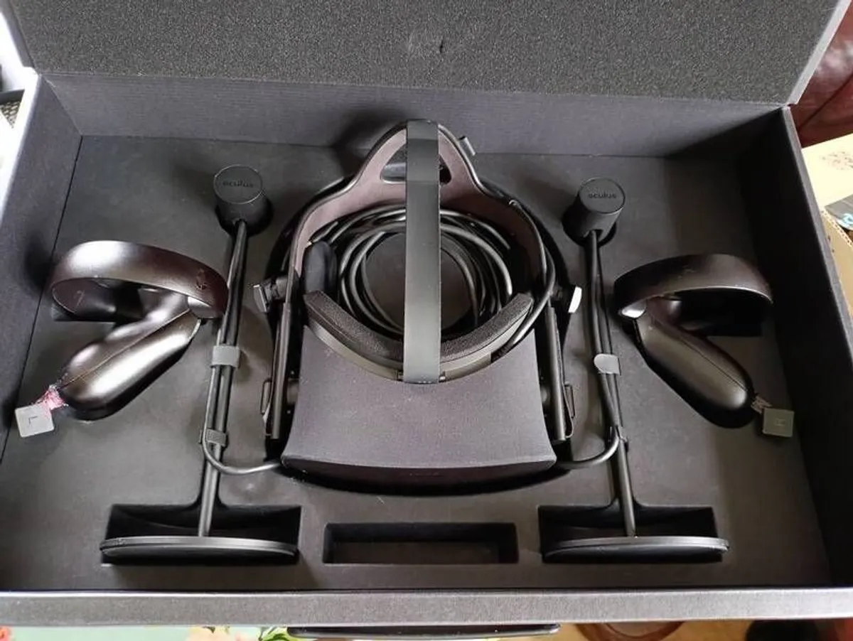 Oculus Rift VR headset + VR gunstock - Image 2