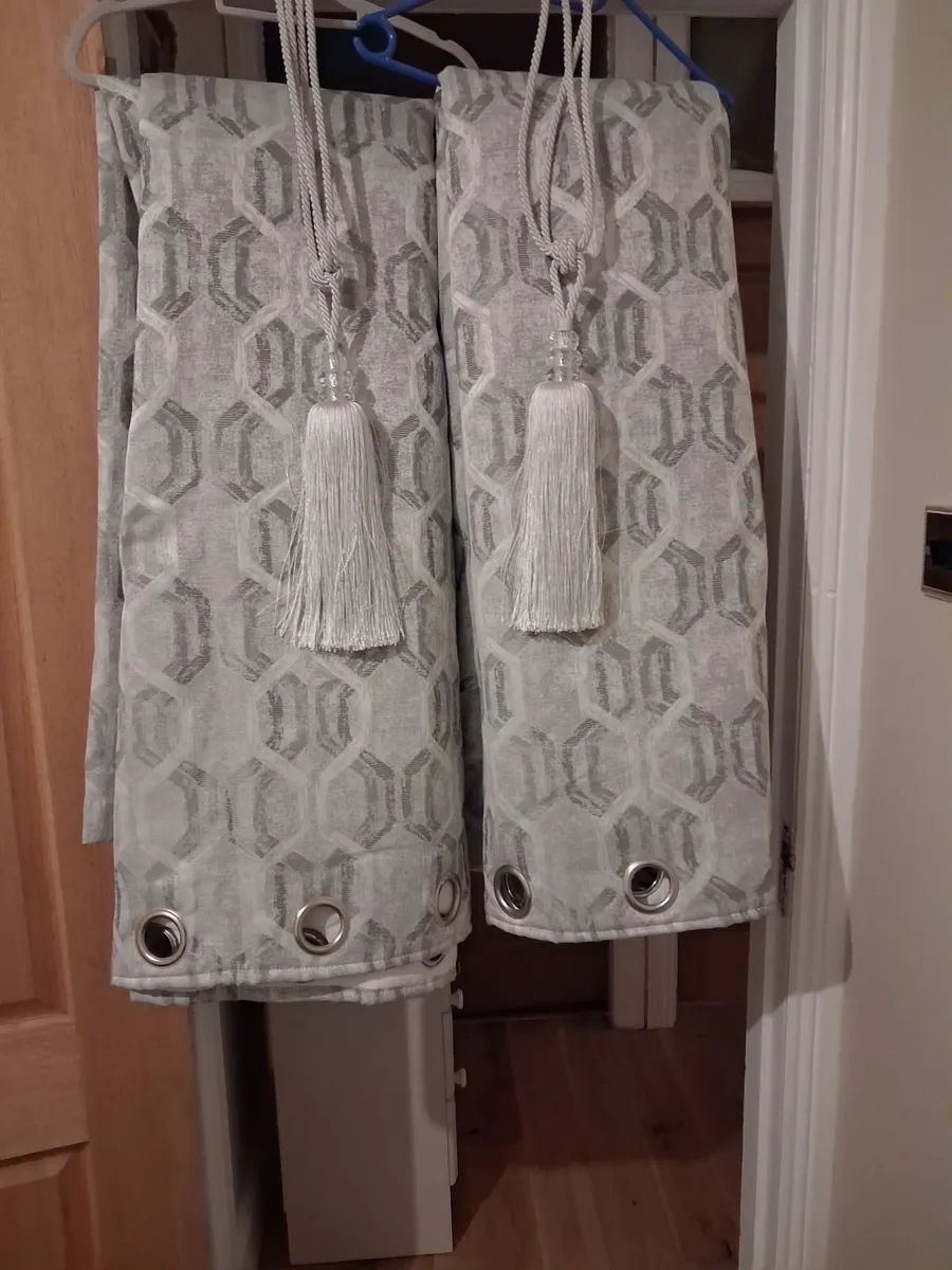 Bedroom furniture - Image 4