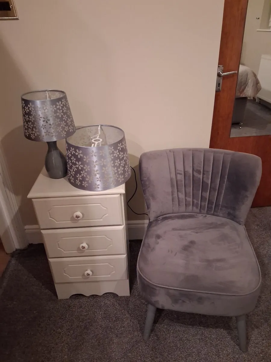 Bedroom furniture - Image 2