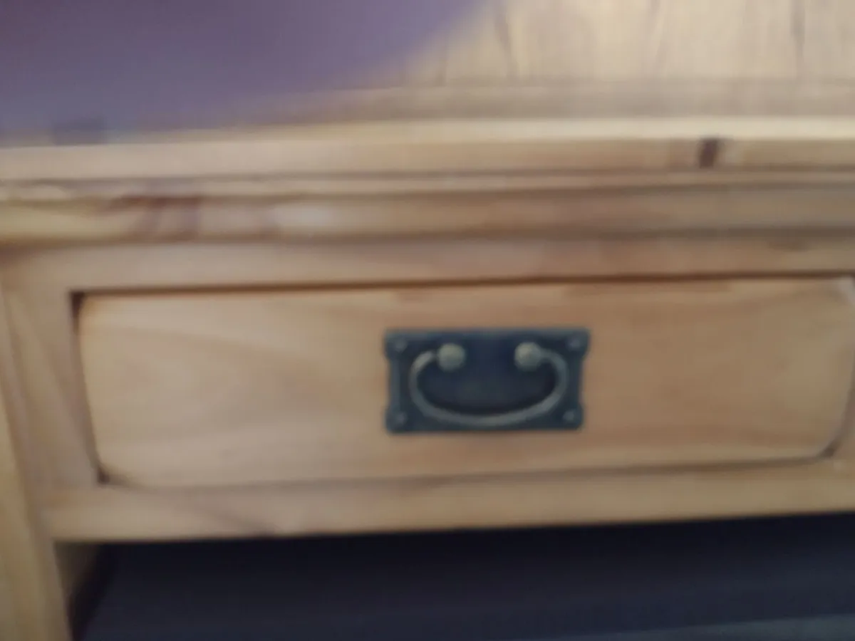 Heavy antique Pine hall table with shelf/drawers - Image 4