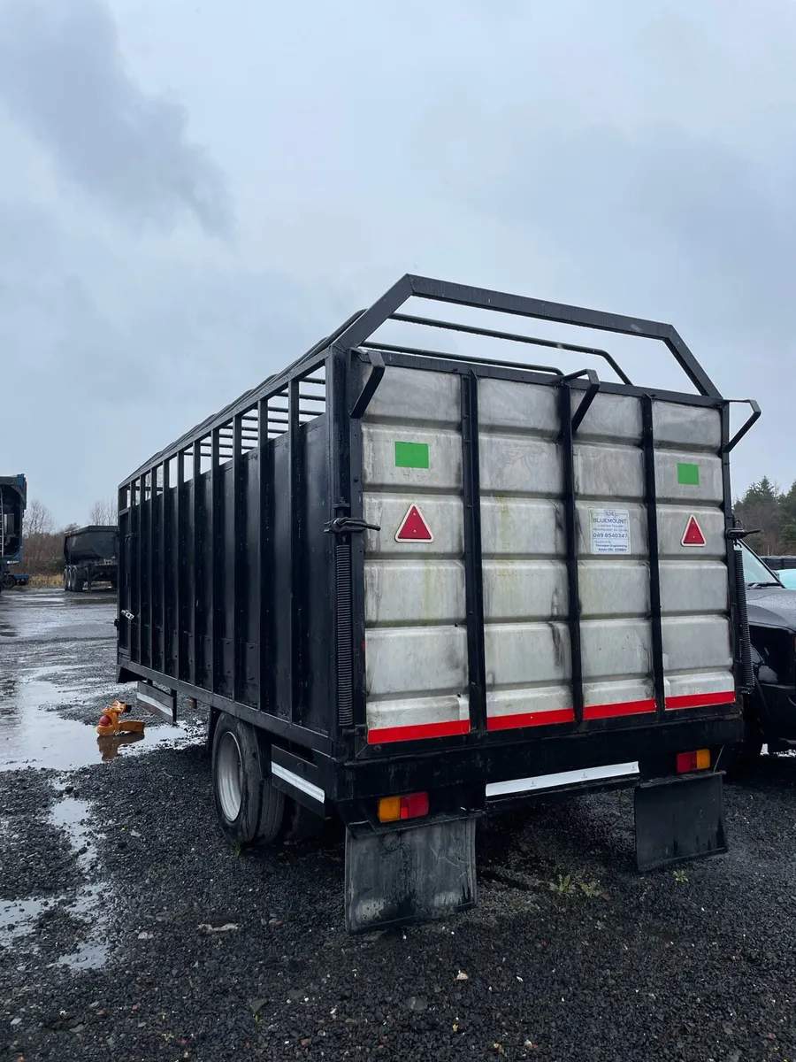Cattle trailer for tractor - Image 3
