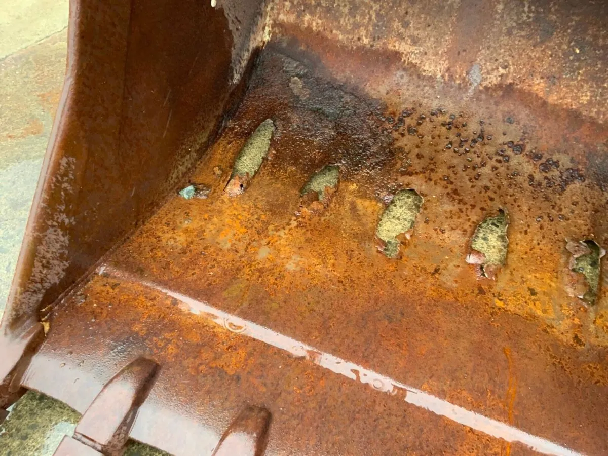 48" GEITH DIGGING BUCKET........65mm PINS.......87 - Image 4