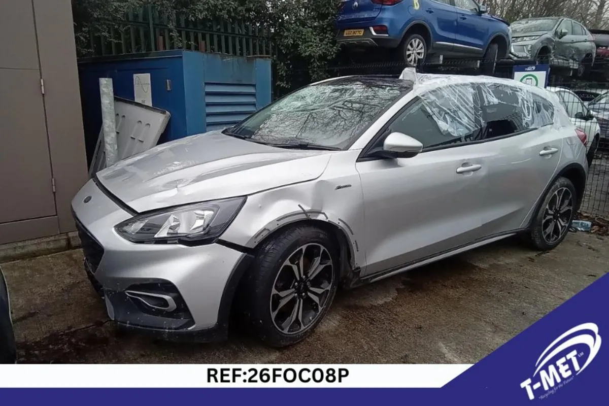 2019 FORD FOCUS BREAKING FOR PARTS - Image 1