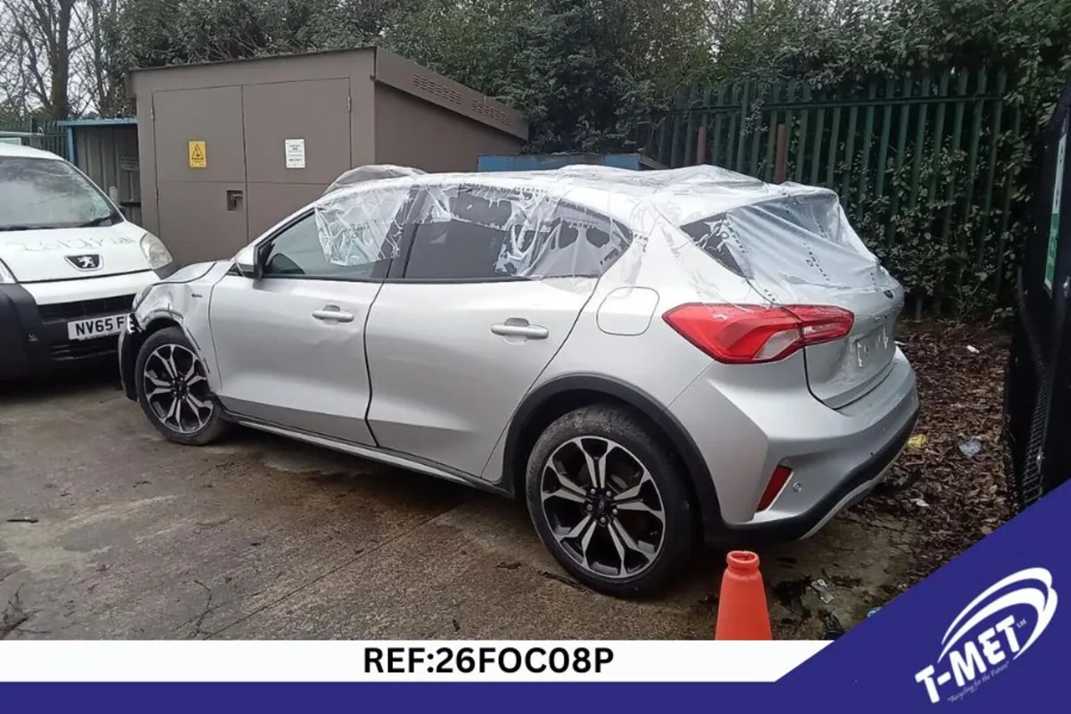 2019 FORD FOCUS BREAKING FOR PARTS - Image 4