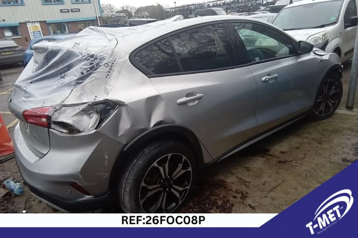 2019 FORD FOCUS BREAKING FOR PARTS - Image 3