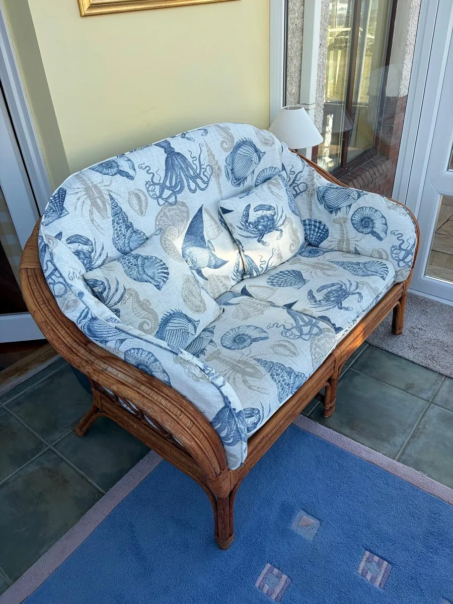 Beautiful wicker furniture set - Image 2