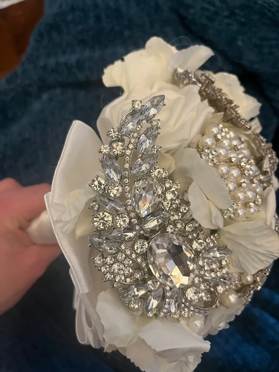 Oval bridal wedding brooch bouquet - Image 2