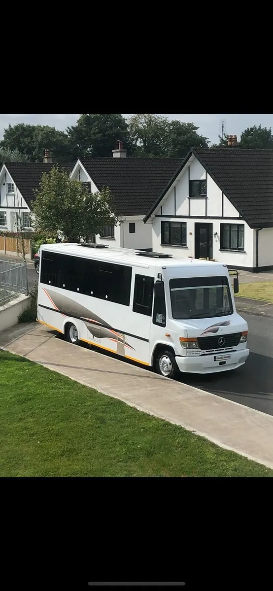 Mercedes Vario 814D - Image 1