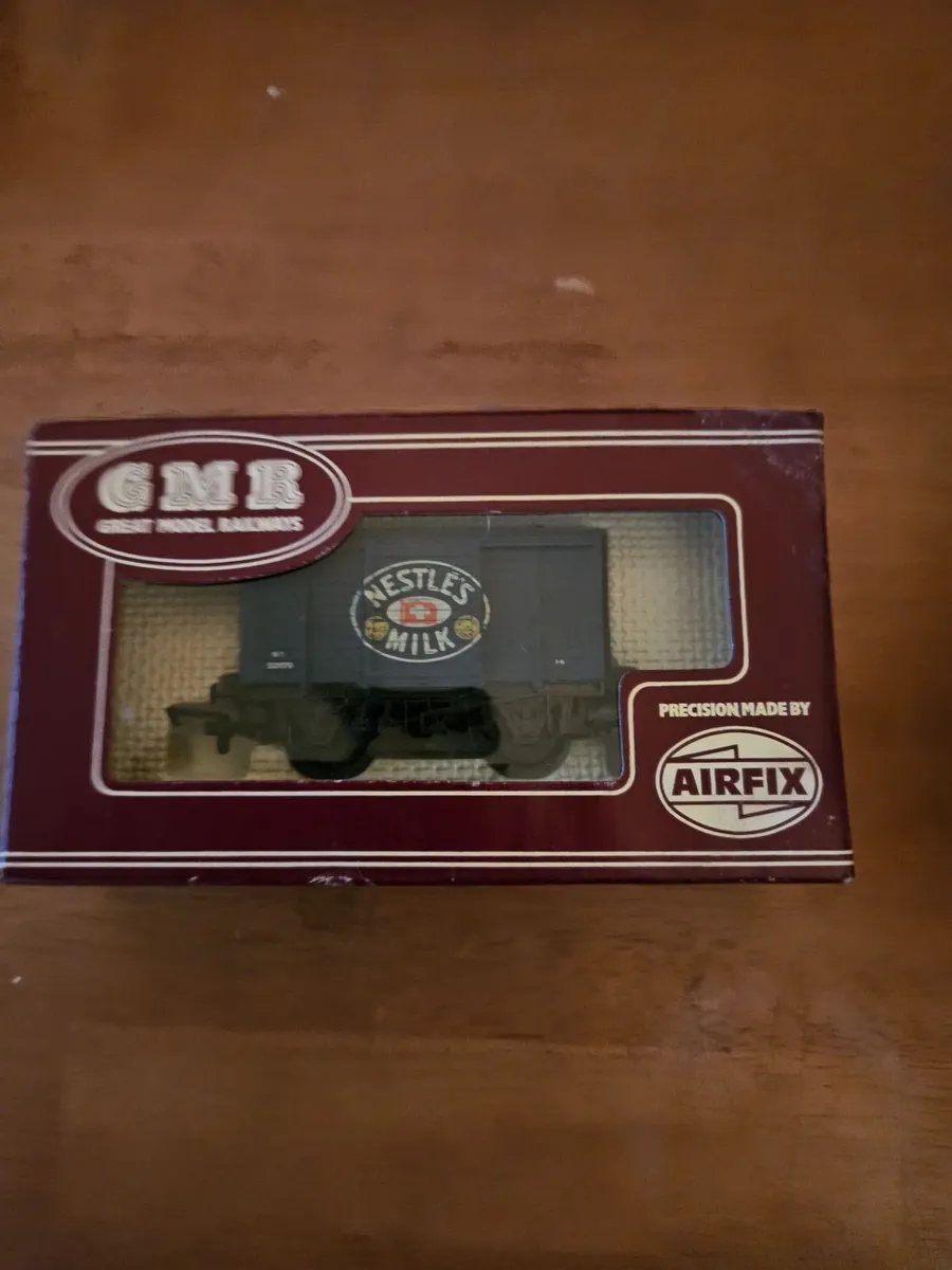 Hornby Airfix OO Gauge Wagon