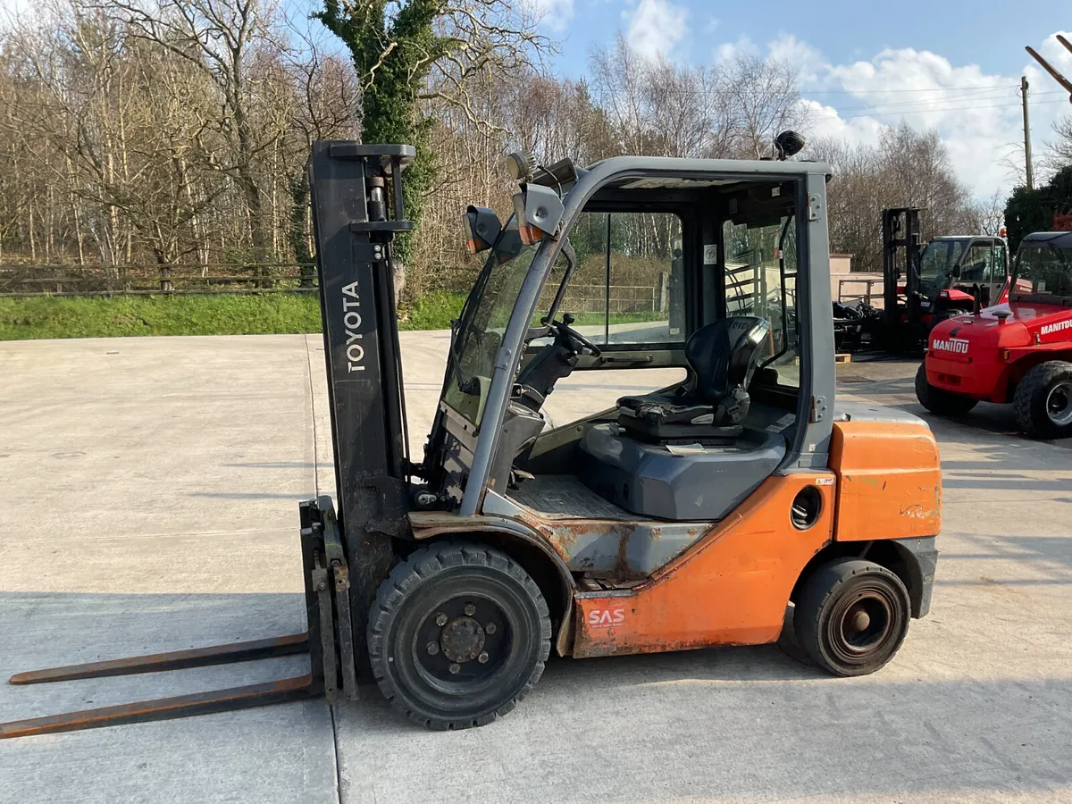 Toyota Tonero FD30 - Image 2