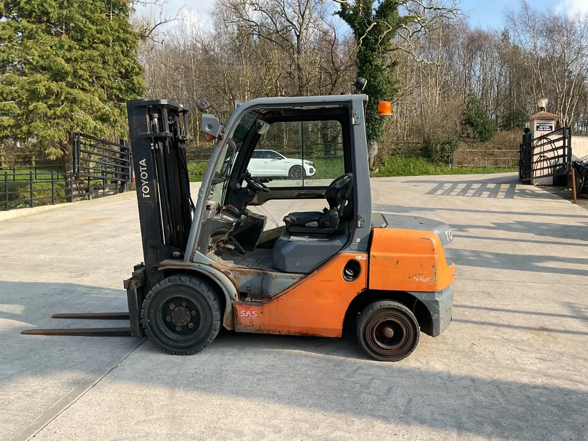 Toyota Tonero FD30 - Image 1