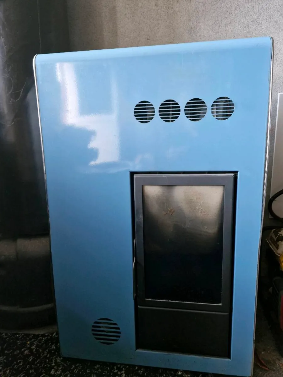 Pellet stove - Image 1