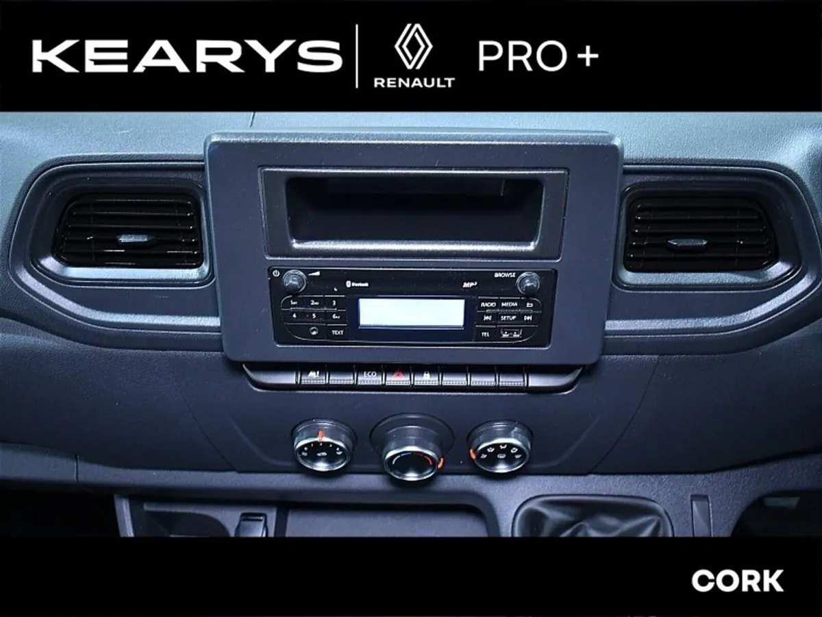 Renault Master FWD LM35 Blue dCi 135 Business MY22 - Image 4