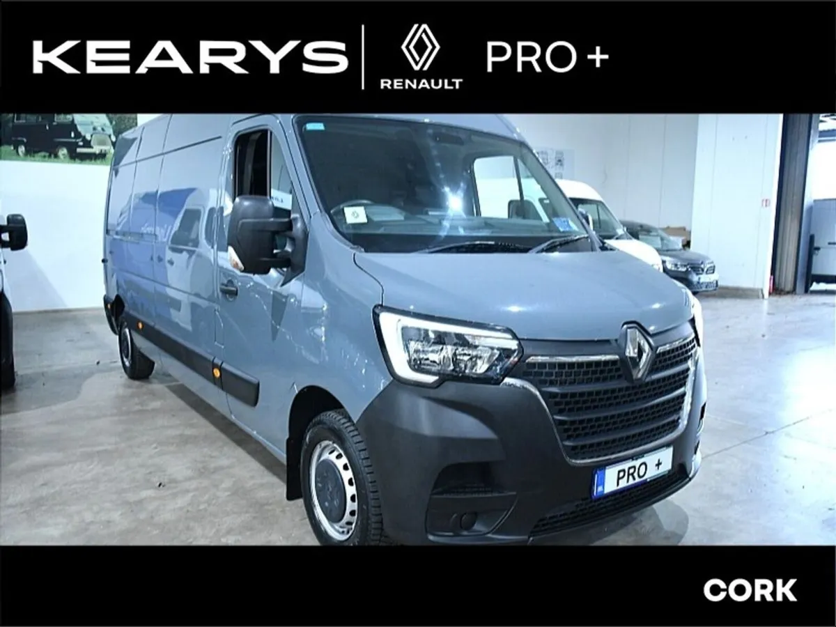 Renault Master FWD LM35 Blue dCi 135 Business MY22 - Image 1