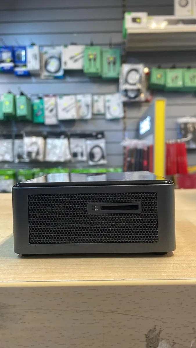 intel NUC i7 10th Gen - Image 1