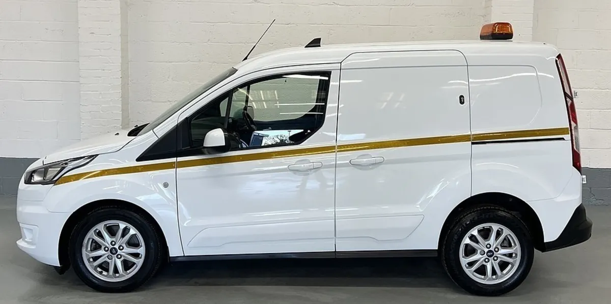 2023 Ford Transit Connect Panel Van - Image 4