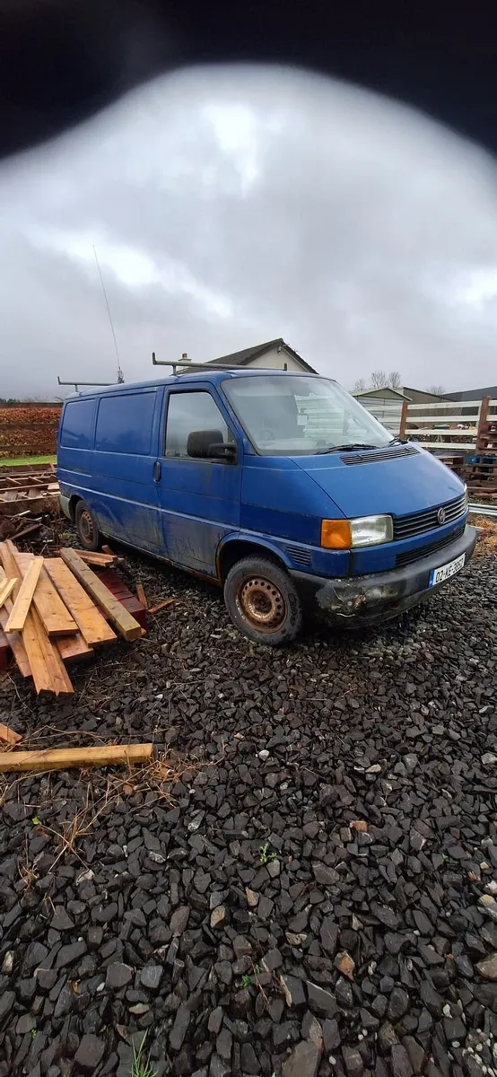 Volkswagen Transporter 2002 - Image 1