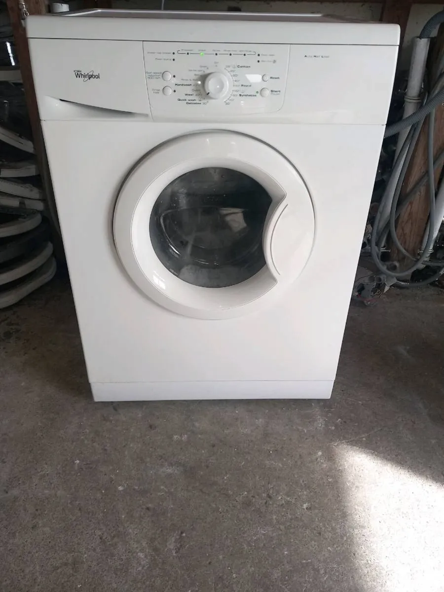 Whirlpool 7kg washing machine - Image 1