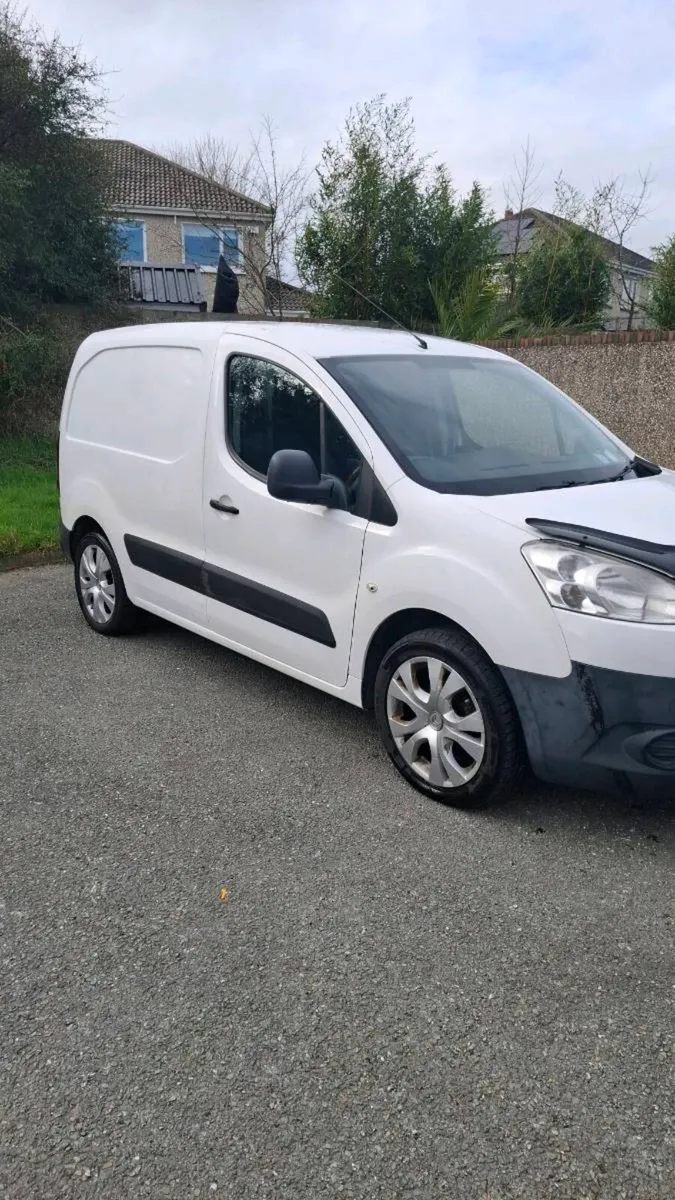 puegot partner 2012 3 seater new doe - Image 1