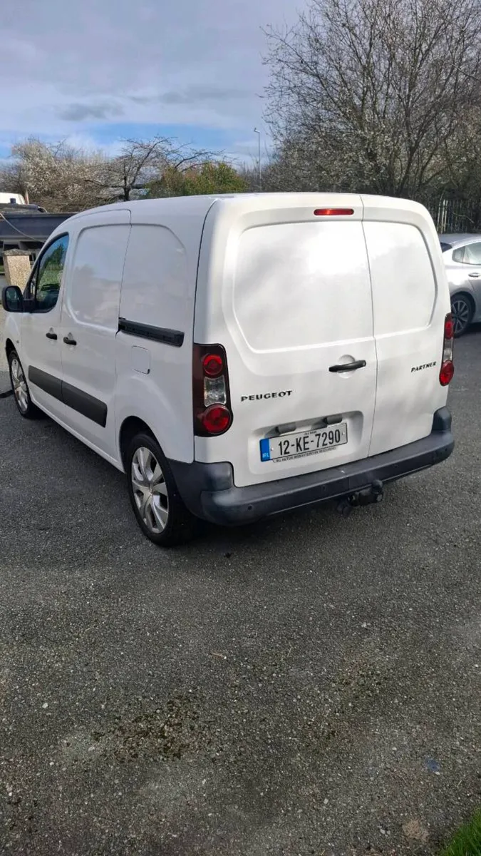 puegot partner 2012 3 seater new doe - Image 4