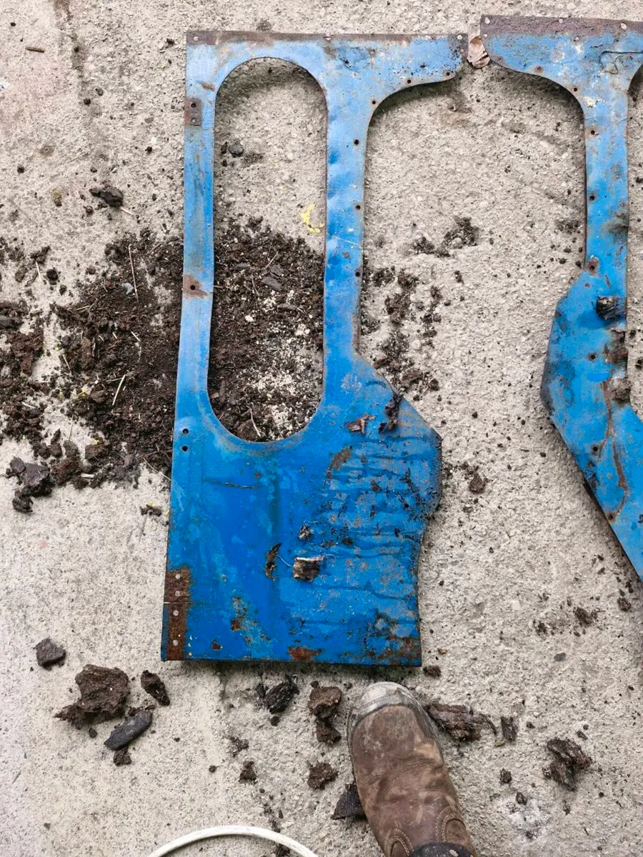 Lambourn cab panels - Image 3