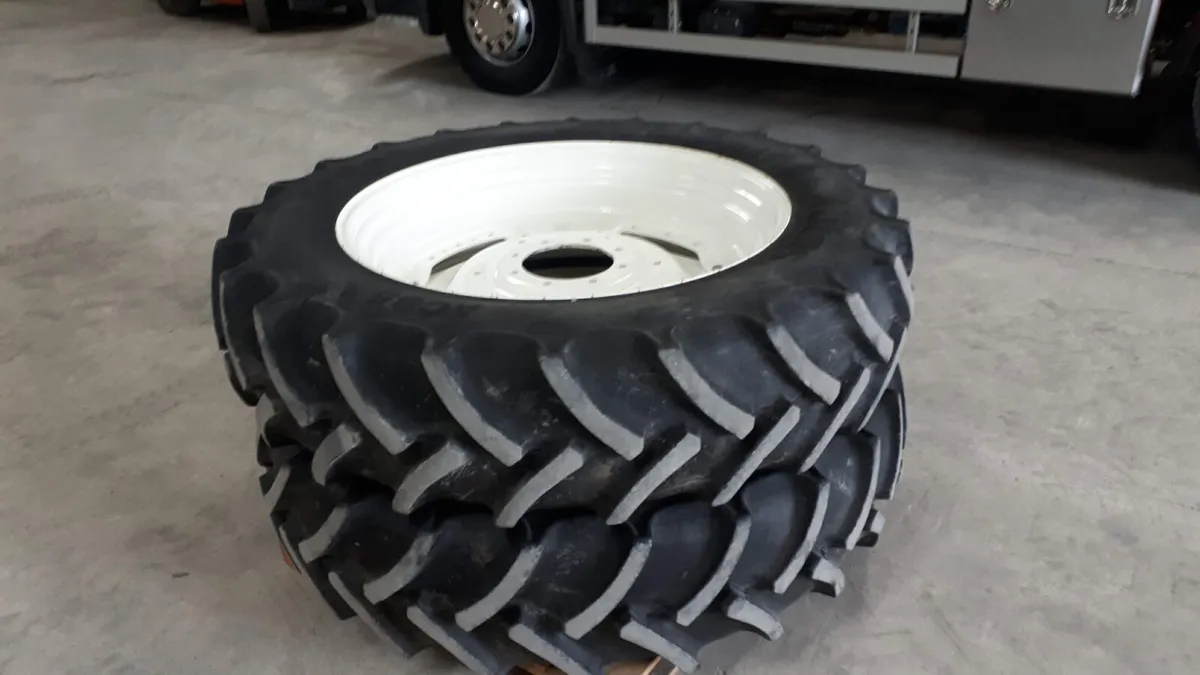New Holland wheels and tyres - Image 3