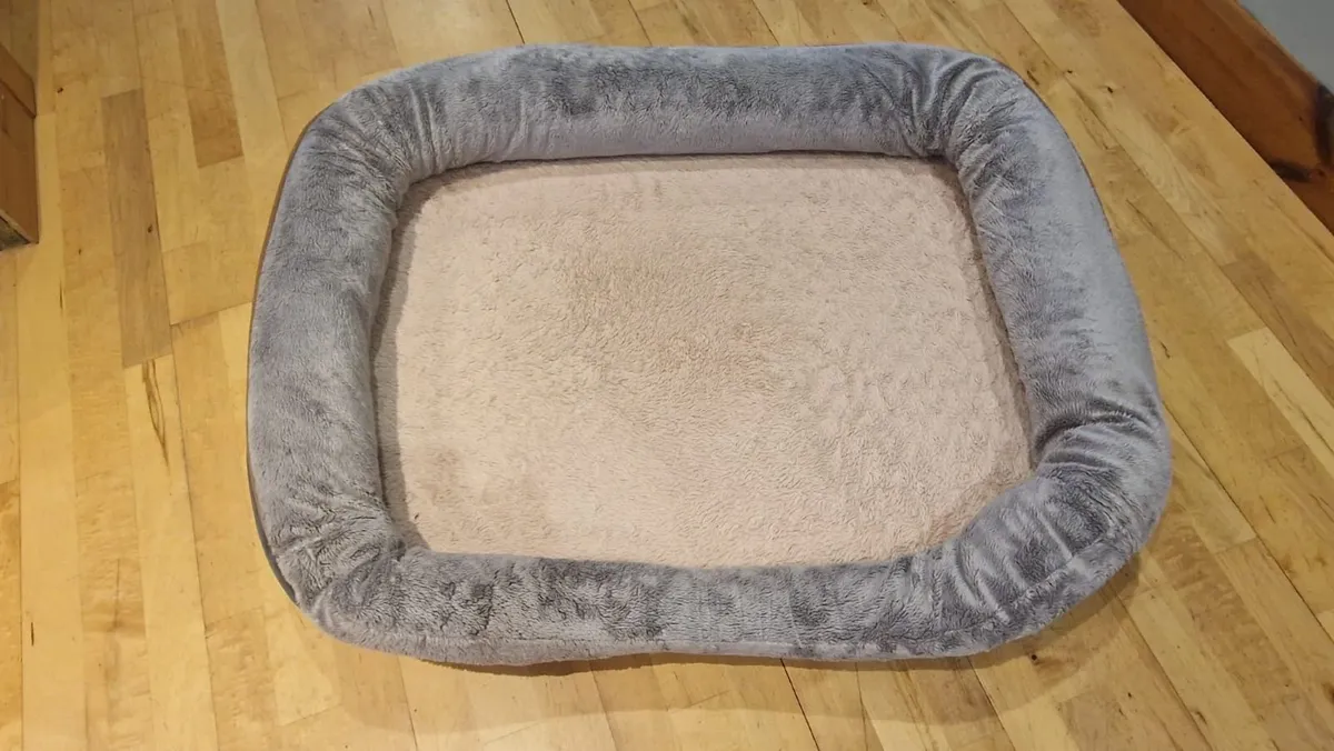 Large Orthopaedic Memory Foam Dog Bed – Like New - Image 2