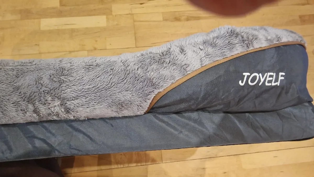 Large Orthopaedic Memory Foam Dog Bed – Like New - Image 4