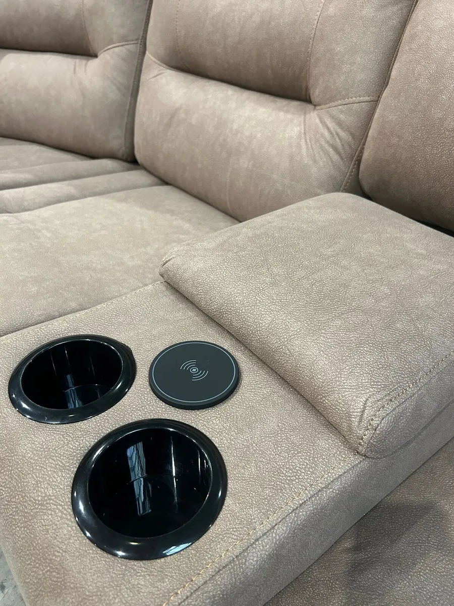 🔥IN STOCK CORNER ELECTRIC CORNER SOFAS🔥 - Image 4
