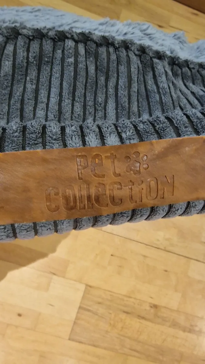 L/XL Pet Beds - Image 1