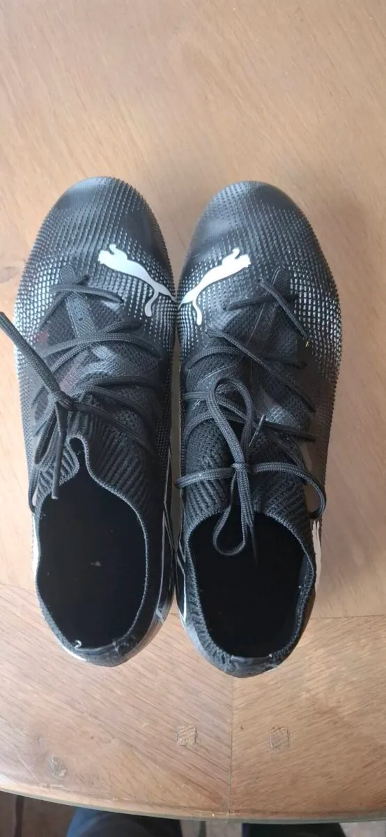 Puma football boots size 6 - Image 3