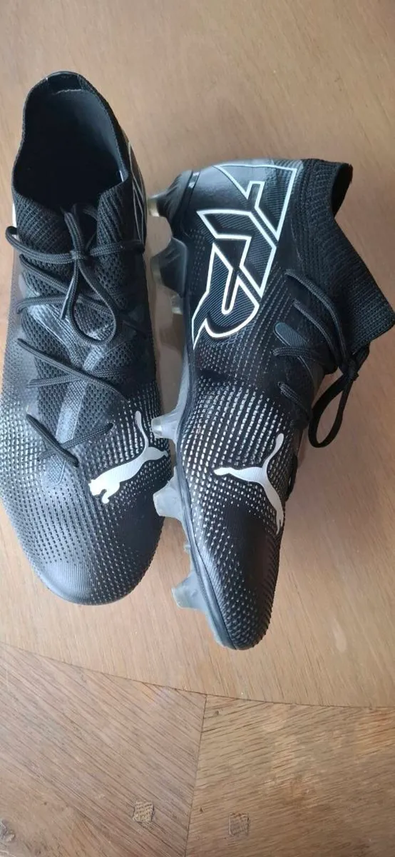Puma football boots size 6 - Image 2