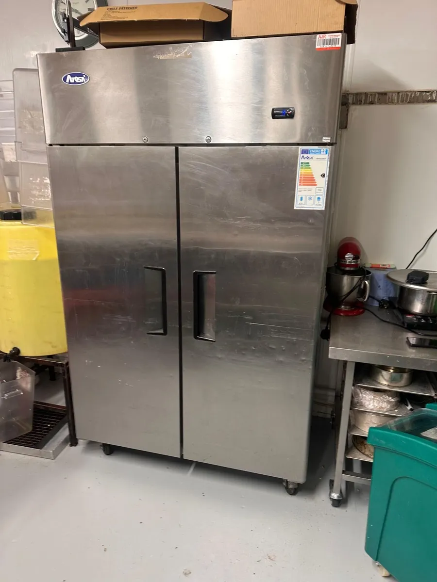 Commercial refrigerator - Image 1