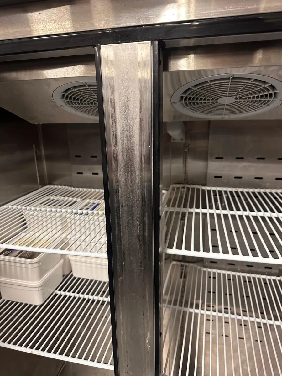 Commercial refrigerator - Image 3