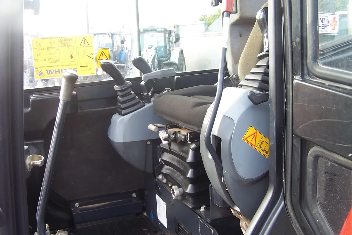 2015 Kubota KX61-3 Digger - Image 4