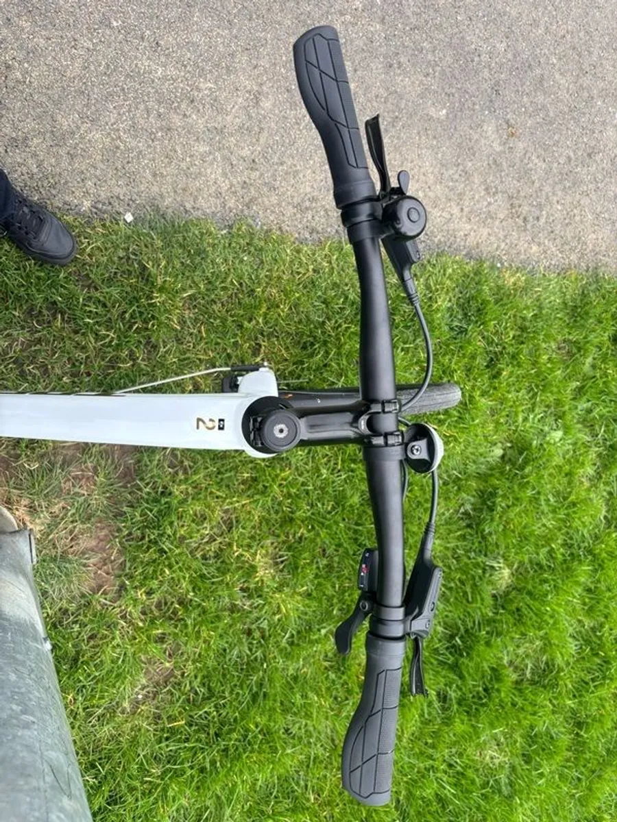 Trek FX 2 Gen 4 Hybrid bike - Image 3