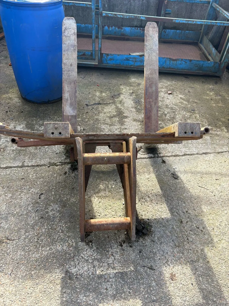 Spoon hitch like new ball for spoon hitch - Image 1