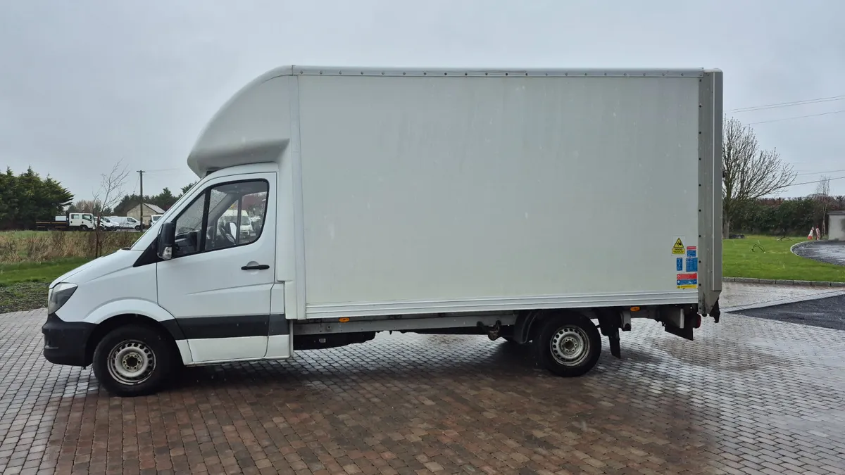 2016 SPRINTER LUTON BODY - Image 2