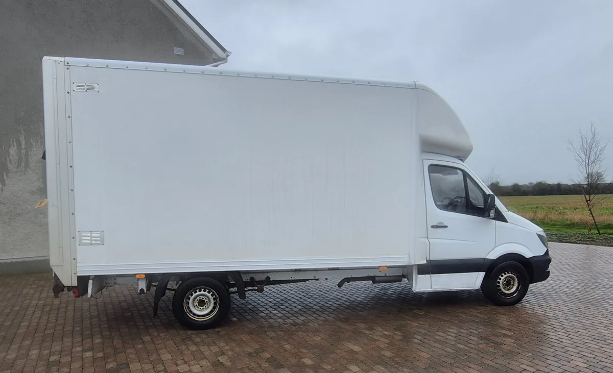 2016 SPRINTER LUTON BODY - Image 4